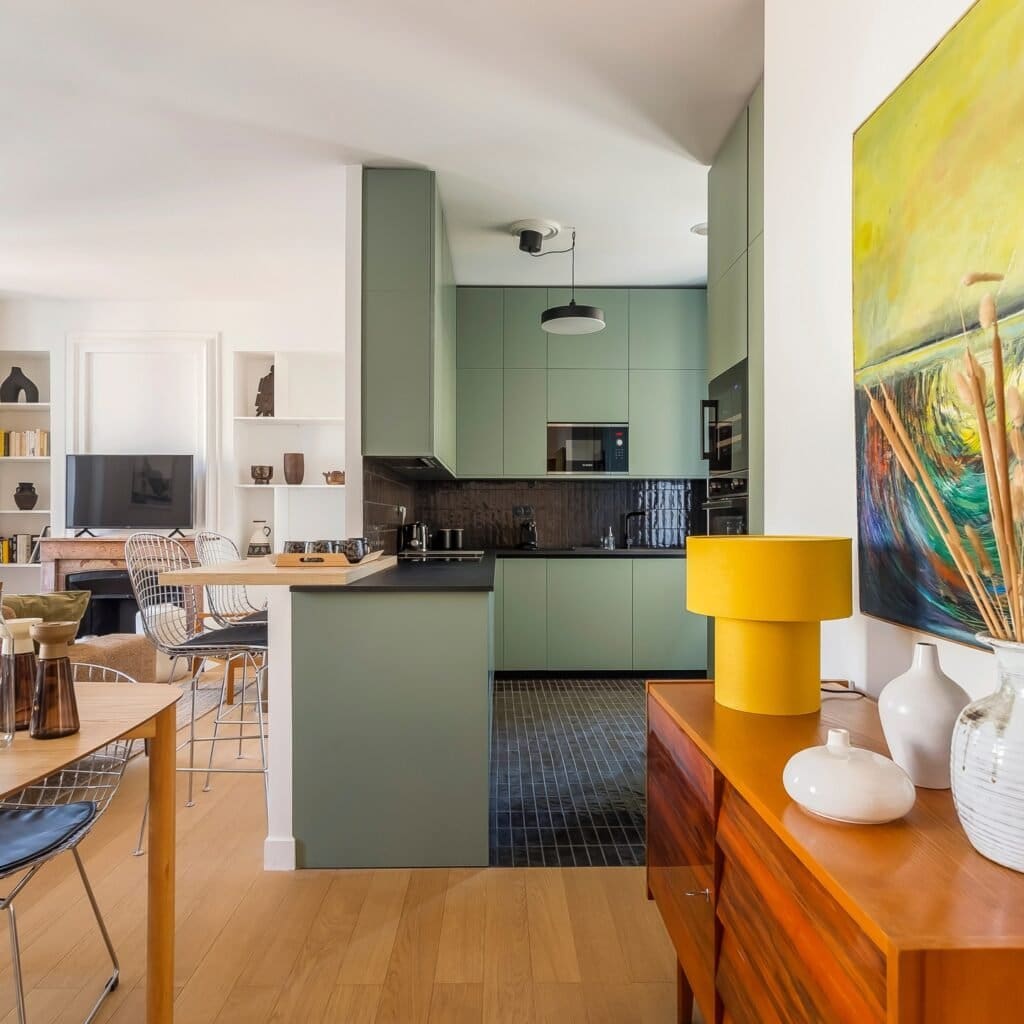 Instagram post from minuta.immo. This post is in position 0.