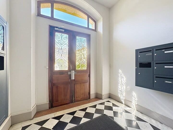 Instagram post from minuta.immo. This post is in position 6.