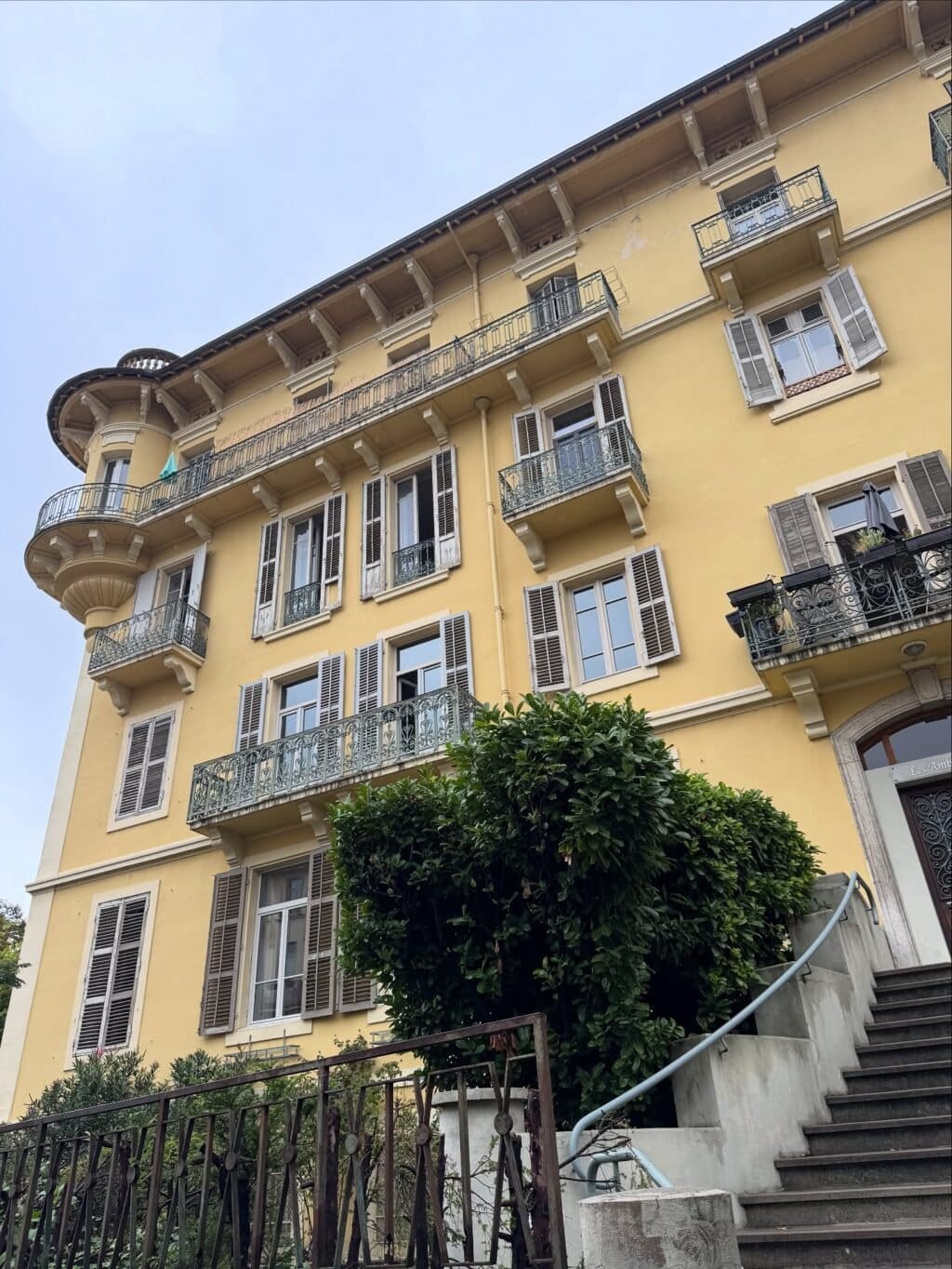 Instagram post from minuta.immo. This post is in position 6.