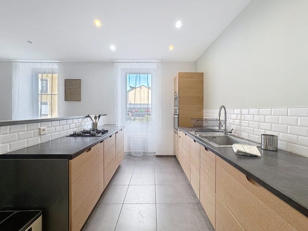 Instagram post from minuta.immo. This post is in position 1.