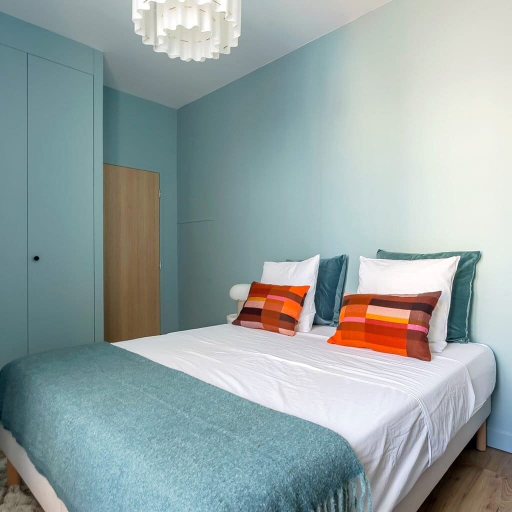 Instagram post from minuta.immo. This post is in position 1.