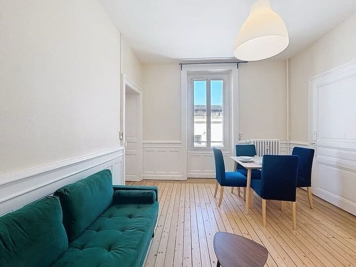 Instagram post from minuta.immo. This post is in position 1.