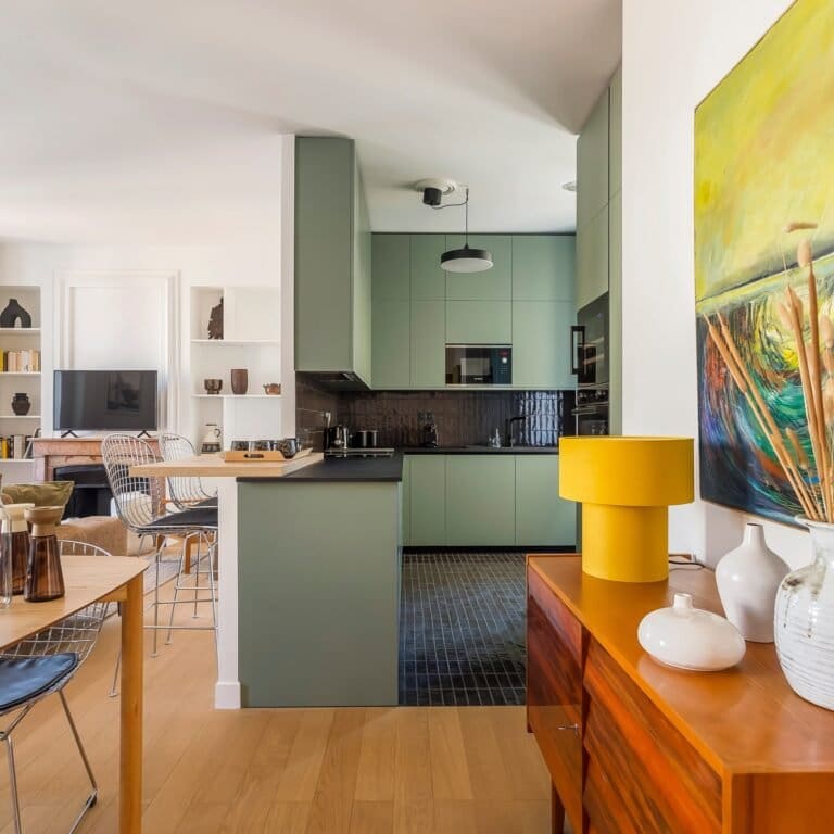 Instagram post from minuta.immo. This post is in position 1.