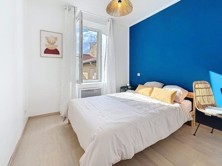 Instagram post from minuta.immo. This post is in position 6.