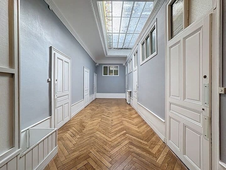 Instagram post from minuta.immo. This post is in position 5.