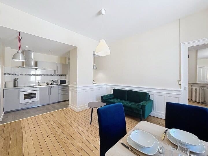 Instagram post from minuta.immo. This post is in position 1.